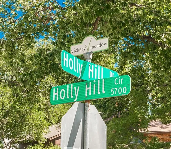 $2,400 | 7450 Holly Hill Drive, Unit 116, Dallas, TX 75231