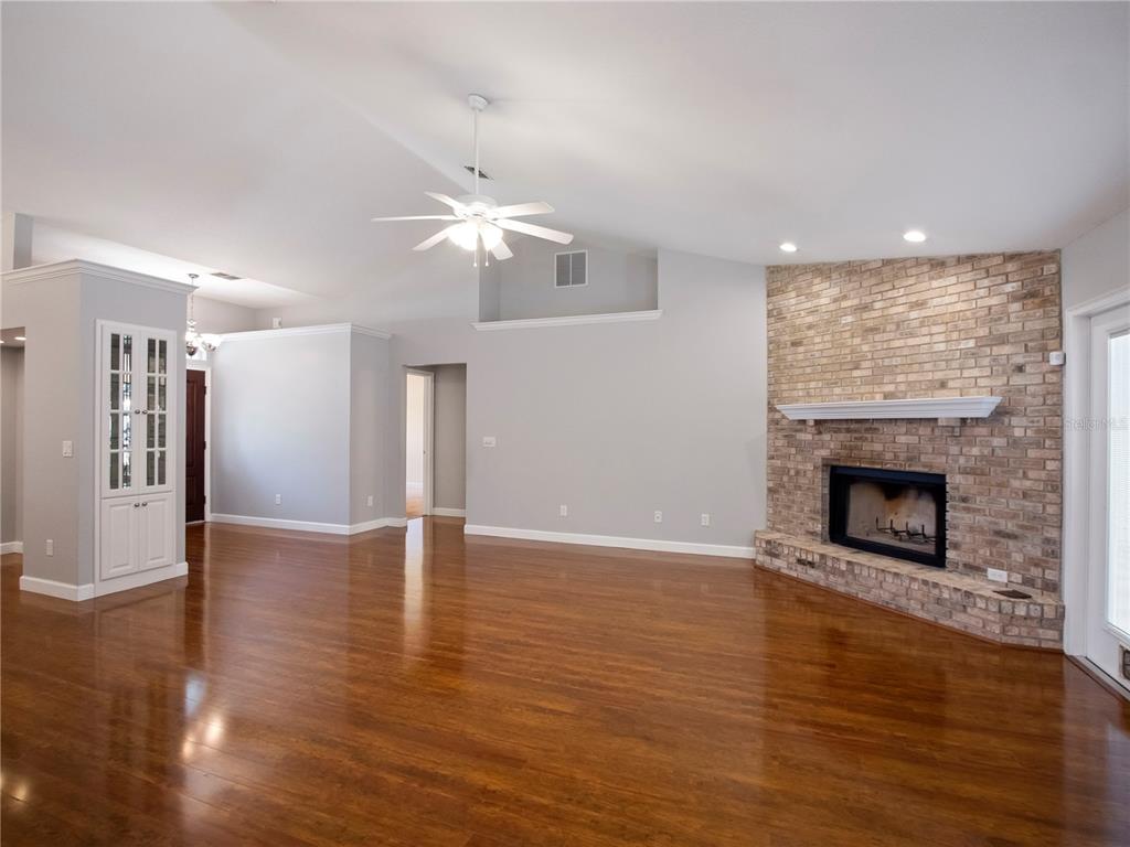 1258 Northeast 51st Loop Ocala, FL 34479 - Photo 4 of 42