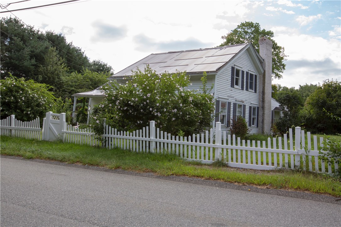 130 Laten Knight Road Cranston, RI 02921 - Photo 2 of 8