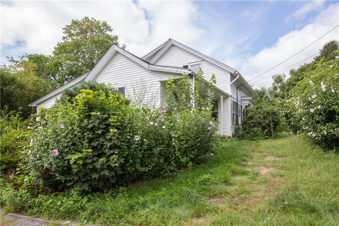 130 Laten Knight Road Cranston, RI 02921 - Photo 5 of 8