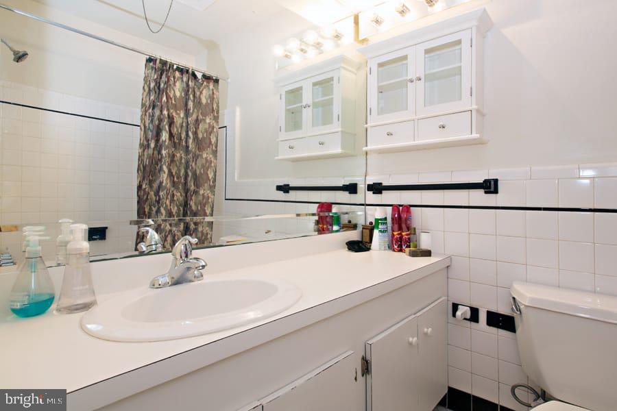 4833 Reservoir Road Northwest Washington, DC 20007 - Photo 13 of 19