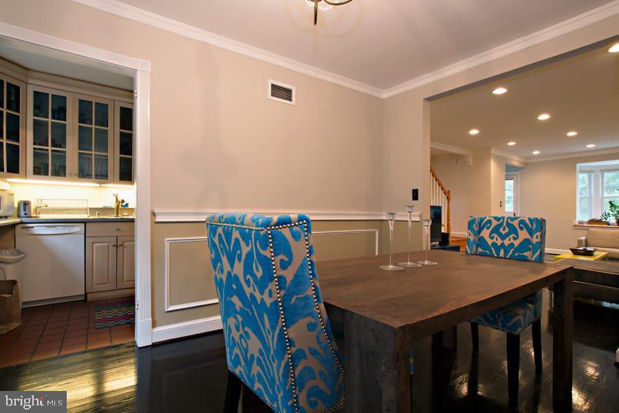 4833 Reservoir Road Northwest Washington, DC 20007 - Photo 6 of 19