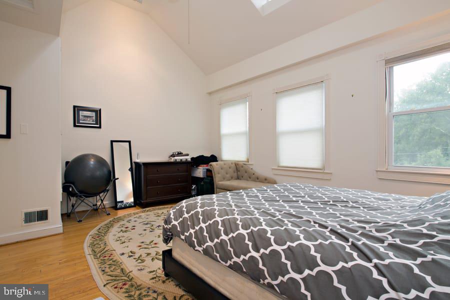 4833 Reservoir Road Northwest Washington, DC 20007 - Photo 9 of 19