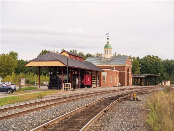 $455,000 | 15 Railroad Row, Unit 2C1, Hartford, VT 05001
