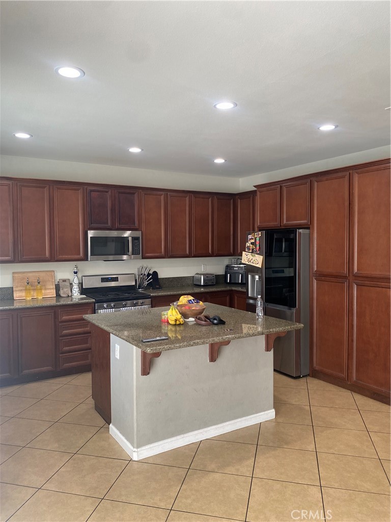1109 North Yucca Avenue Rialto, CA 92376 - Photo 8 of 39