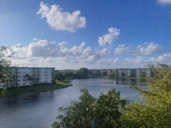 $2,350 | 8775 Park Boulevard, Unit 418, Miami, FL 33172