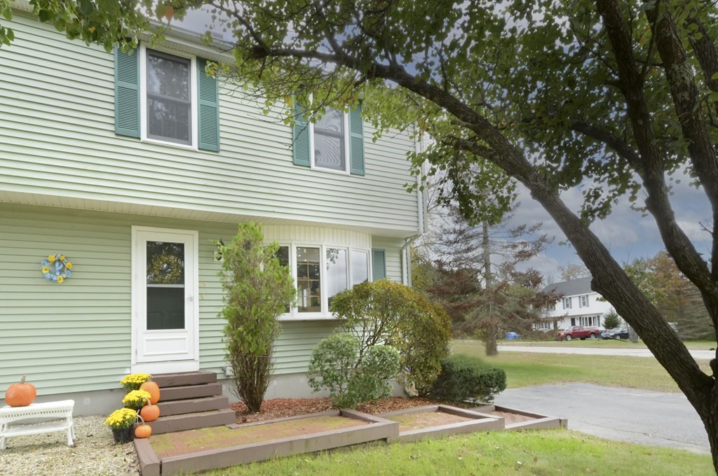 28 Harvest Road, Unit B Uxbridge, MA 01569 - Photo 1 of 31 Gallery Image 1