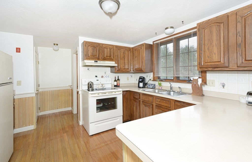 28 Harvest Road, Unit B Uxbridge, MA 01569 - Photo 12 of 31 Gallery Image 12