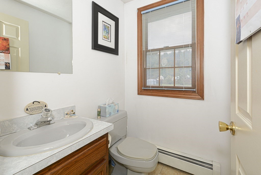 28 Harvest Road, Unit B Uxbridge, MA 01569 - Photo 17 of 31 Gallery Image 17