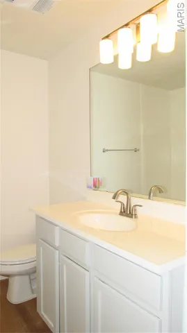 $179,900 | 450 Benton Drive, Unit A, St. Peters, MO 63376