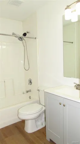 $179,900 | 450 Benton Drive, Unit A, St. Peters, MO 63376