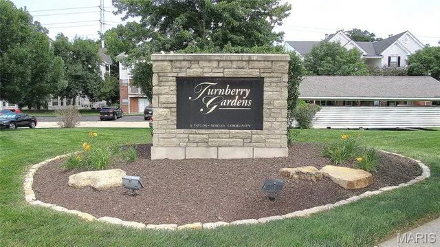 $179,900 | 450 Benton Drive, Unit A, St. Peters, MO 63376