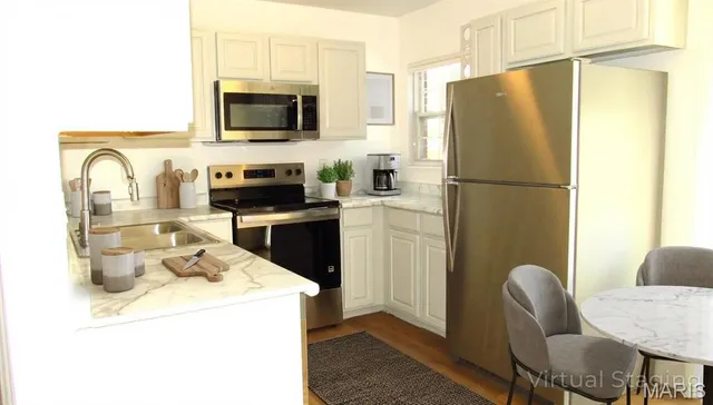 $179,900 | 450 Benton Drive, Unit A, St. Peters, MO 63376