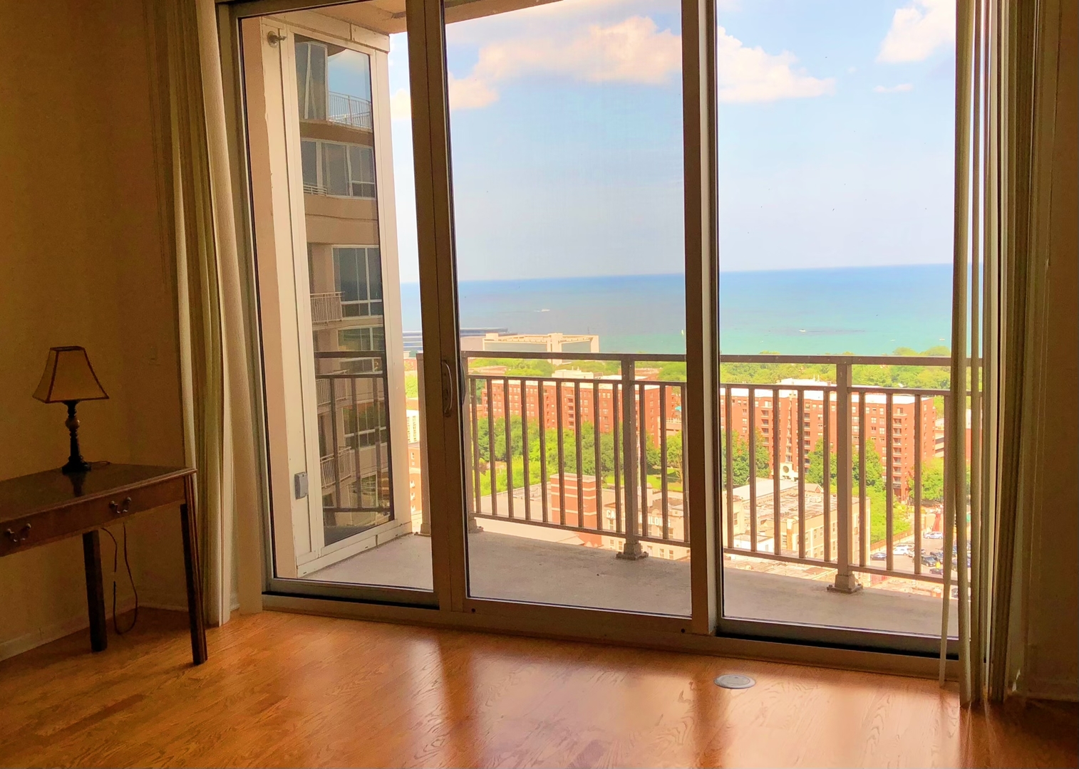 807 Davis Street, Unit 2210 Evanston, IL 60201 - Photo 4 of 10