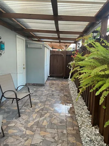 $1,200 | 6720 Charleston Street, Unit 2B, Hollywood, FL 33024