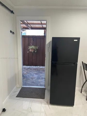 $1,200 | 6720 Charleston Street, Unit 2B, Hollywood, FL 33024