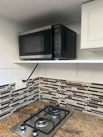 $1,200 | 6720 Charleston Street, Unit 2B, Hollywood, FL 33024