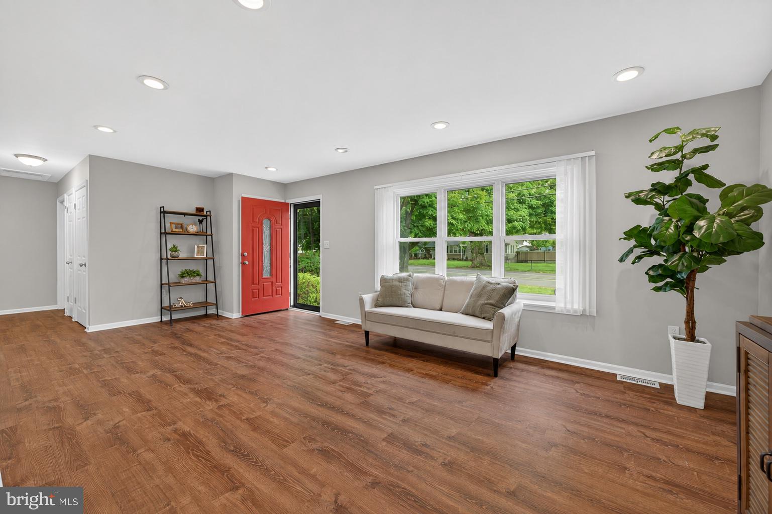 104 Temple Boulevard Palmyra, NJ 08065 - Photo 3 of 22