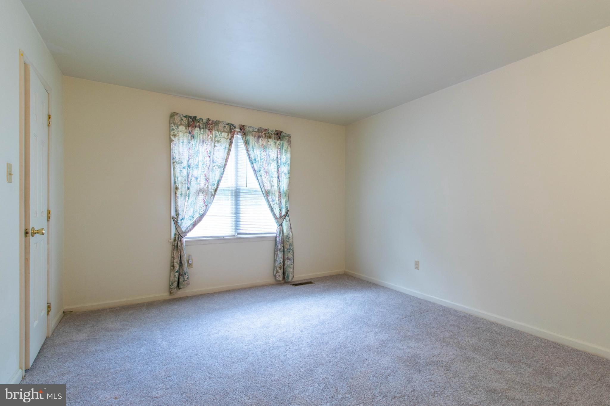 608 Rosedale Road Kennett Square, PA 19348 - Photo 8 of 30 an empty room with a window