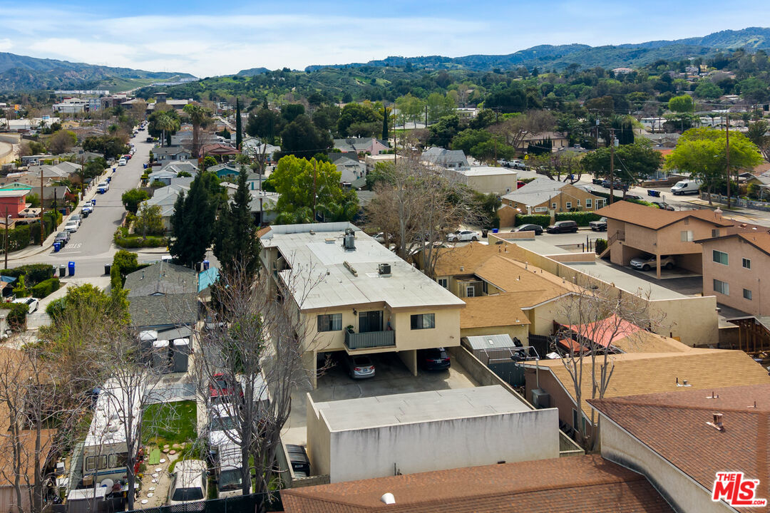 22607 14th Street Newhall, CA 91321 - Photo 11 of 24