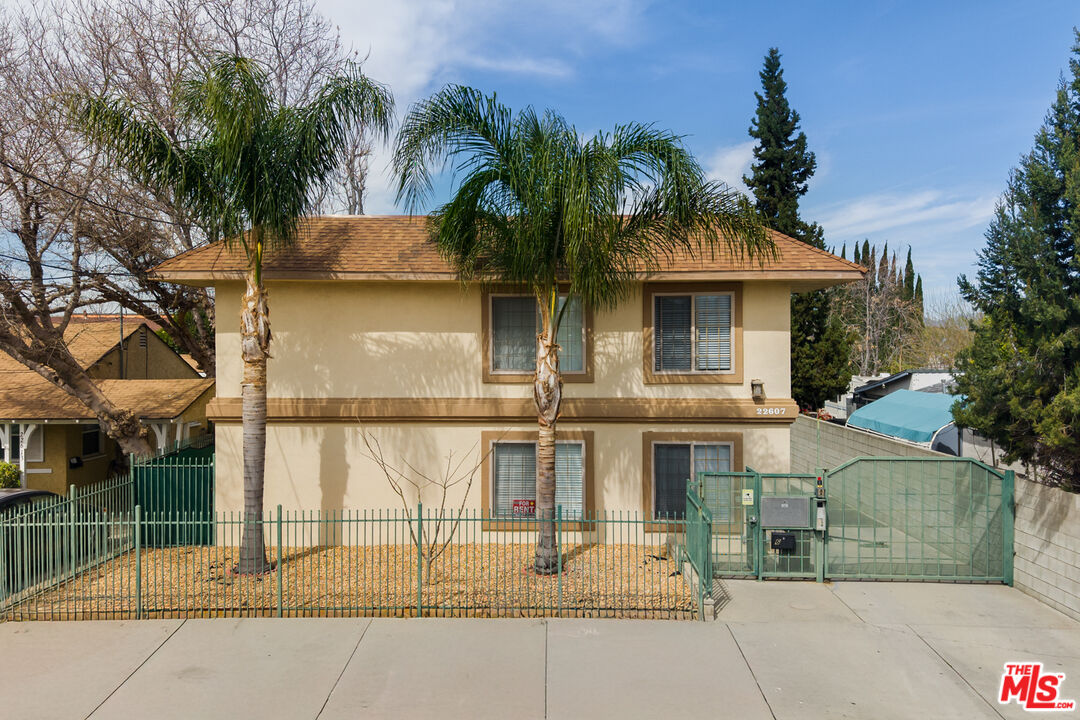 22607 14th Street Newhall, CA 91321 - Photo 13 of 24