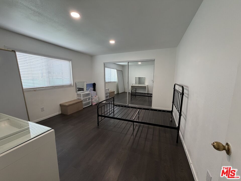 22607 14th Street Newhall, CA 91321 - Photo 21 of 24