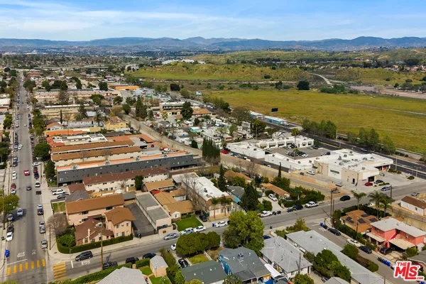 $1,780,000 | 22607 14th Street, Newhall, CA 91321