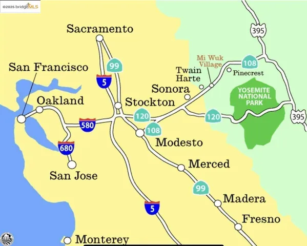 a view of a lake in middle of the house