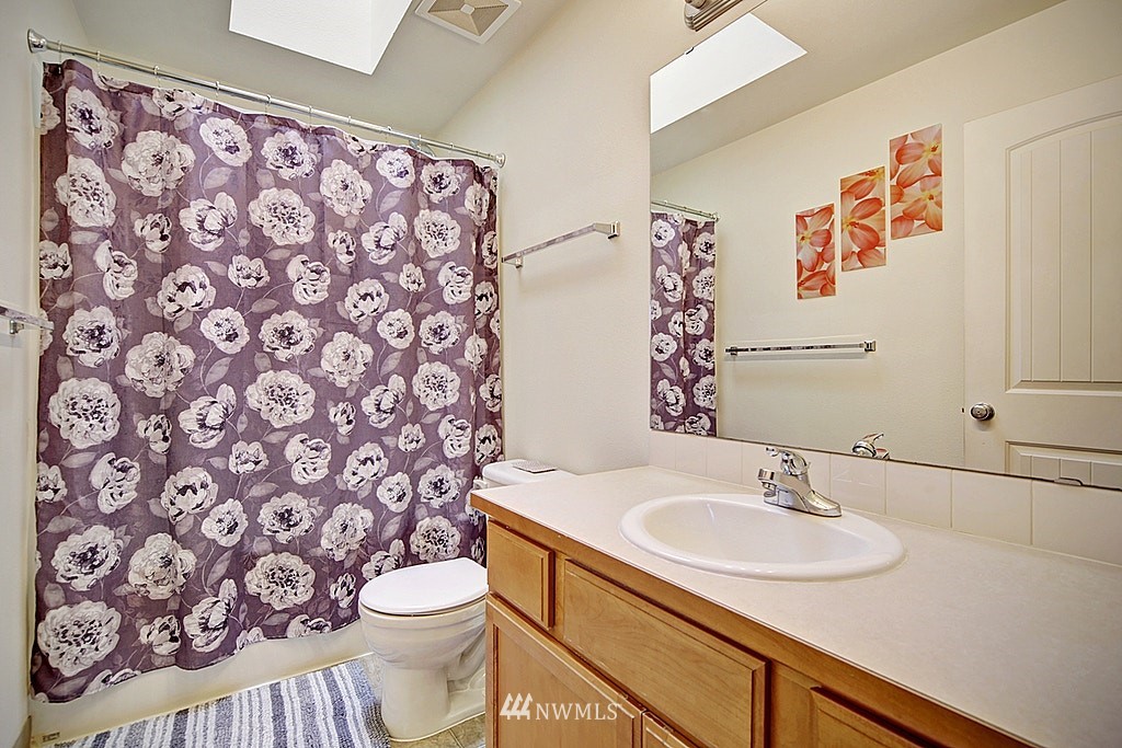 11610 Southeast 235th Street Kent, WA 98031 - Photo 12 of 16