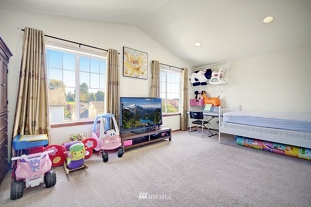 11610 Southeast 235th Street Kent, WA 98031 - Photo 14 of 16