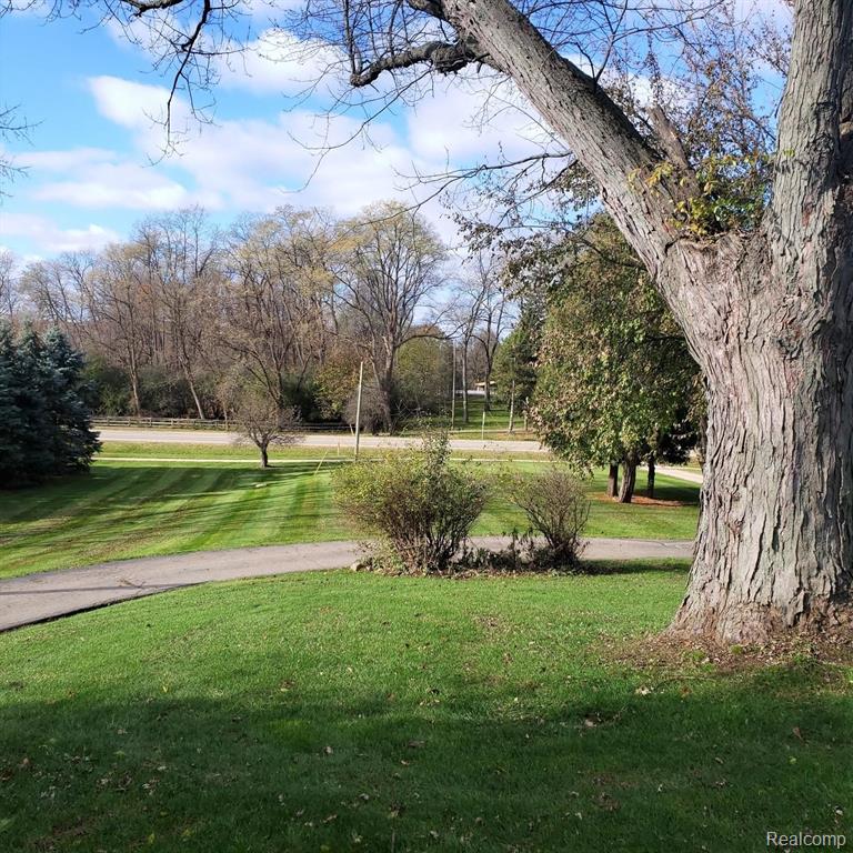 25304 Farmington Road Farmington Hills, MI 48336 - Photo 5 of 62