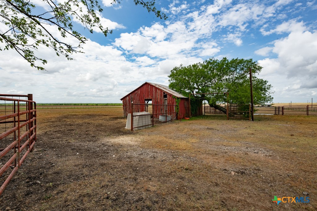1414 Branch Road Seguin, TX 78155 - Photo 19 of 28