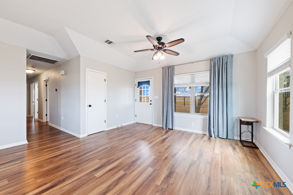 1414 Branch Road Seguin, TX 78155 - Photo 9 of 28