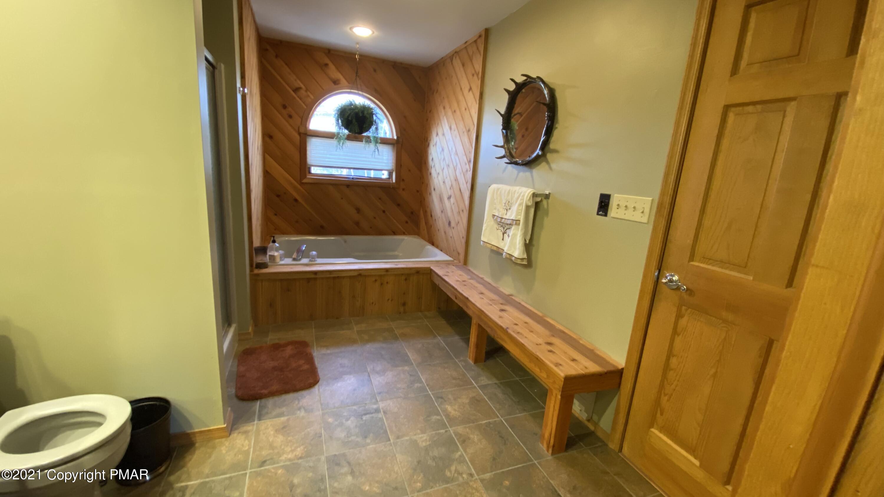 314 Canterbury Road Bushkill, PA 18324 - Photo 27 of 68 Primary Bathroom