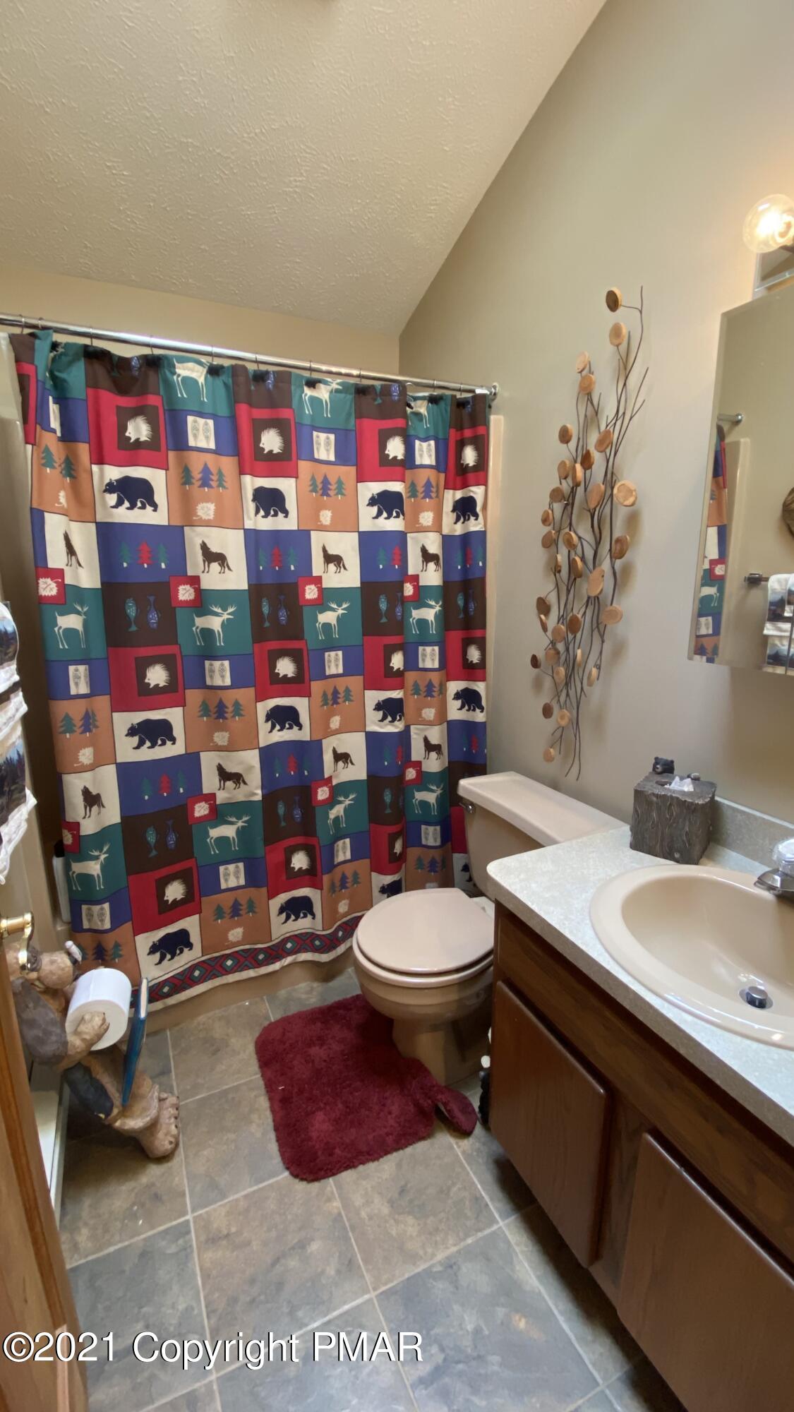 314 Canterbury Road Bushkill, PA 18324 - Photo 41 of 68 Bathroom 2