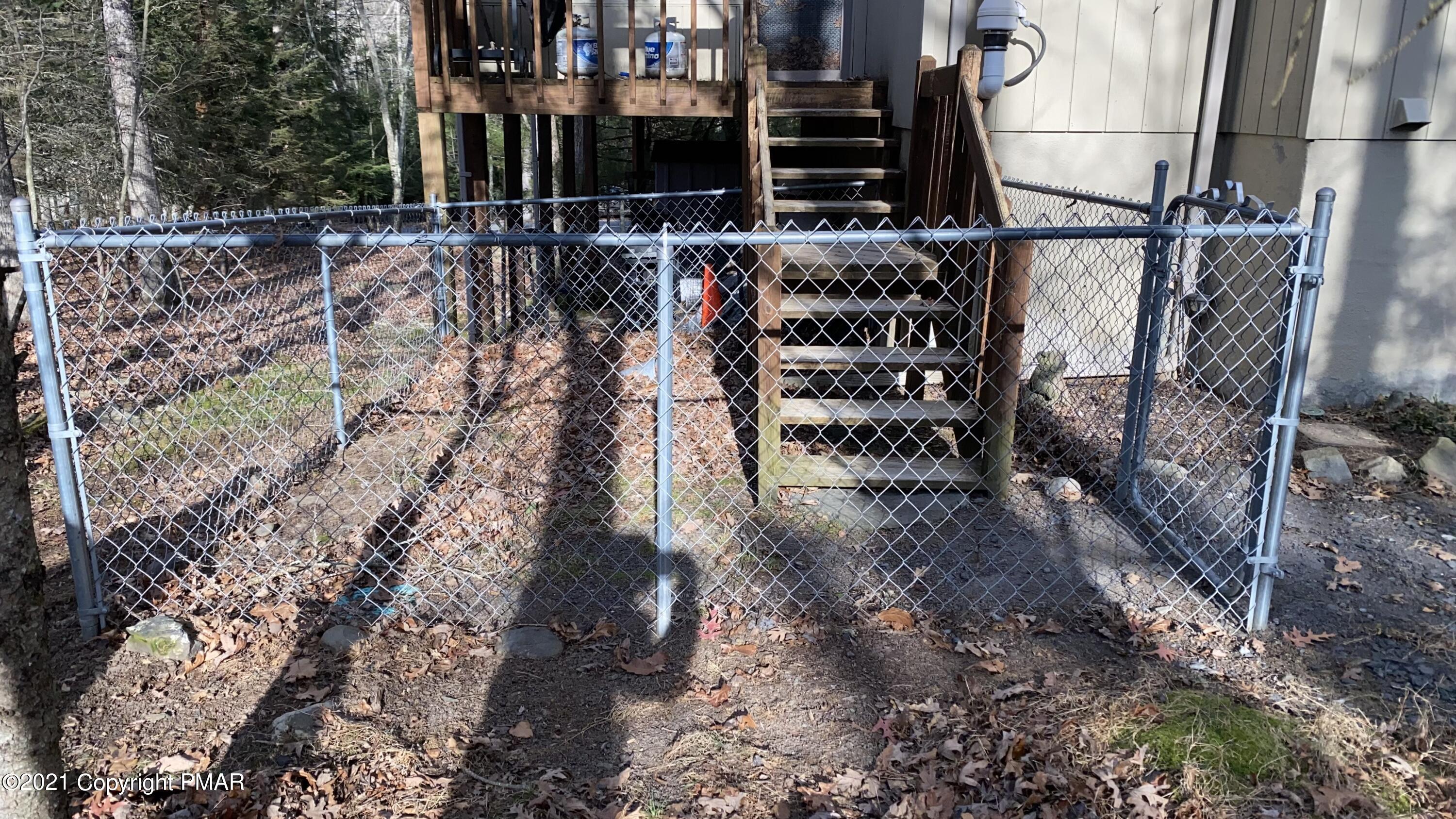 314 Canterbury Road Bushkill, PA 18324 - Photo 49 of 68 Dog Run