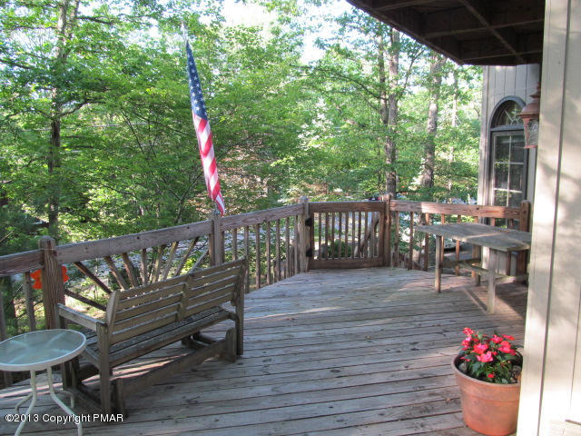 314 Canterbury Road Bushkill, PA 18324 - Photo 51 of 68 17-Deck