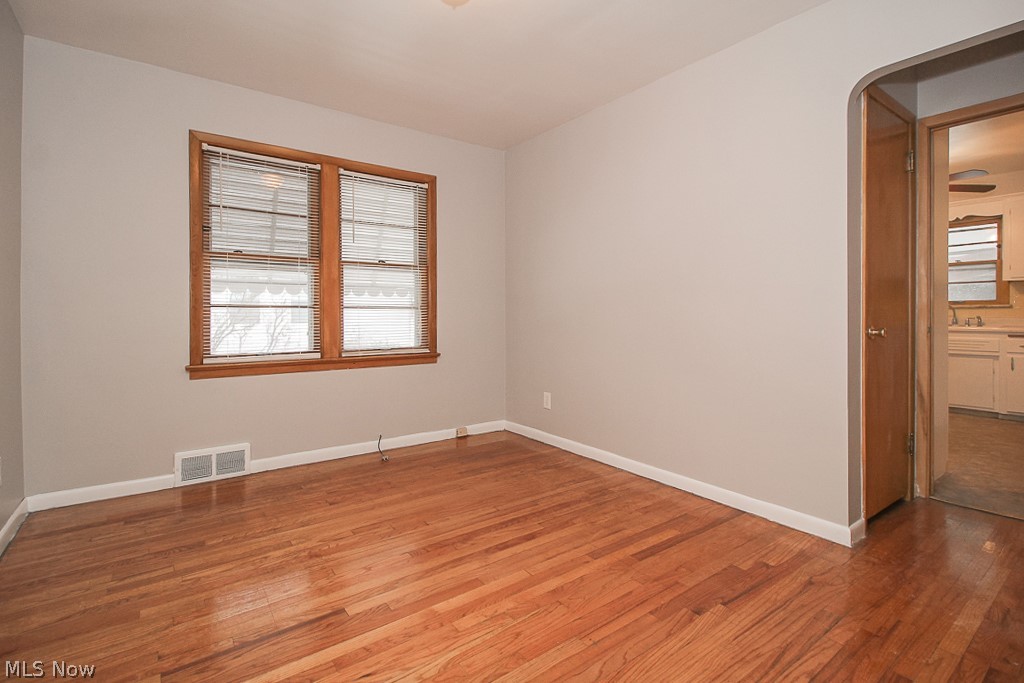 4012 Verona Road Cleveland, OH 44121 - Photo 17 of 35