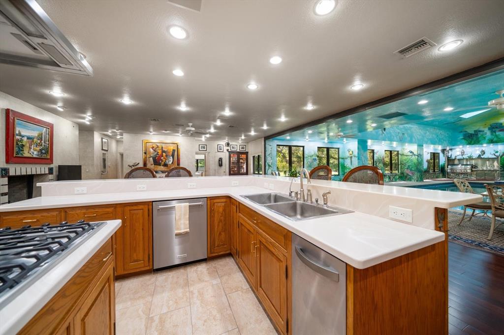 1835 Alicia Way Clearwater, FL 33764 - Photo 11 of 89