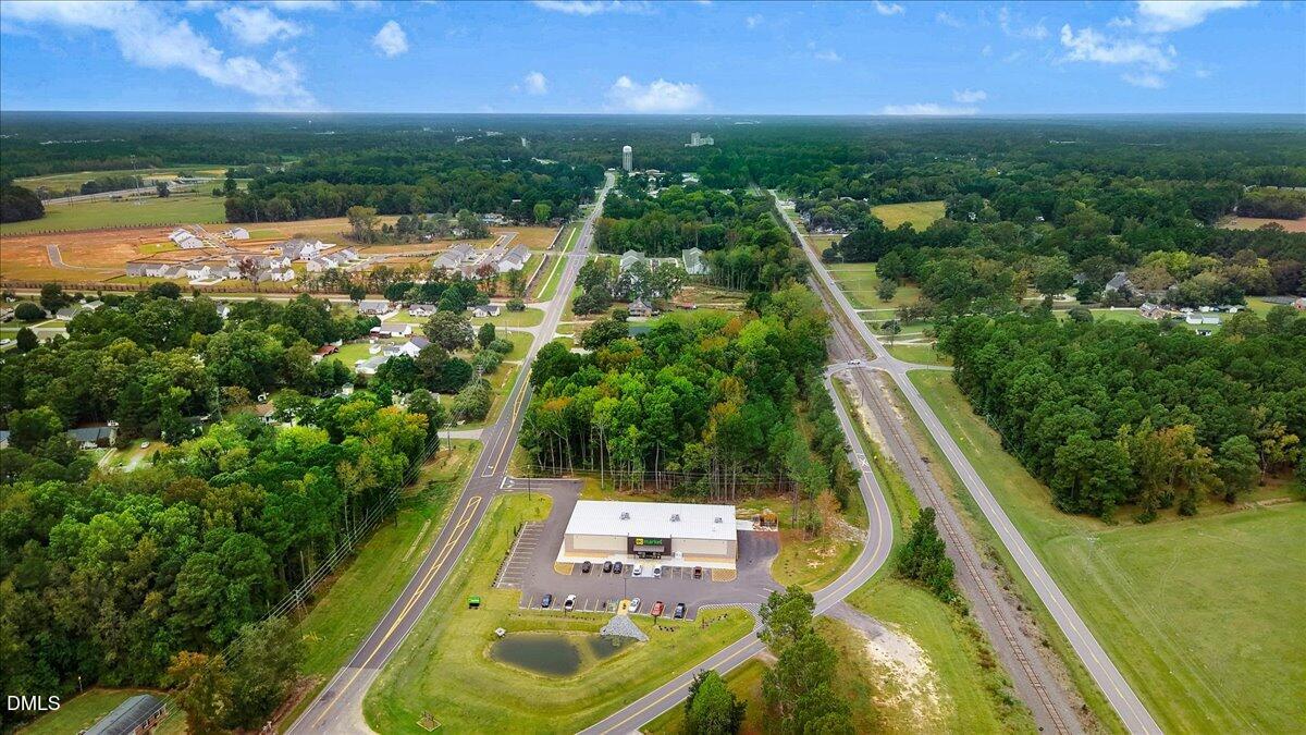195 Main Street Smithfield, NC 27577 - Photo 4 of 14 a view of a city