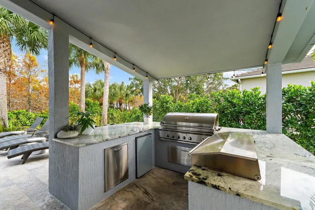 $2,100,000 | 139 Shores Pointe Drive, Jupiter, FL 33458