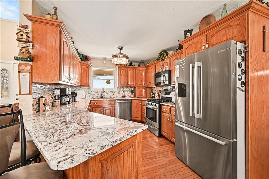 17251 Hollingsworth Road Basehor, KS 66007 - Photo 12 of 47