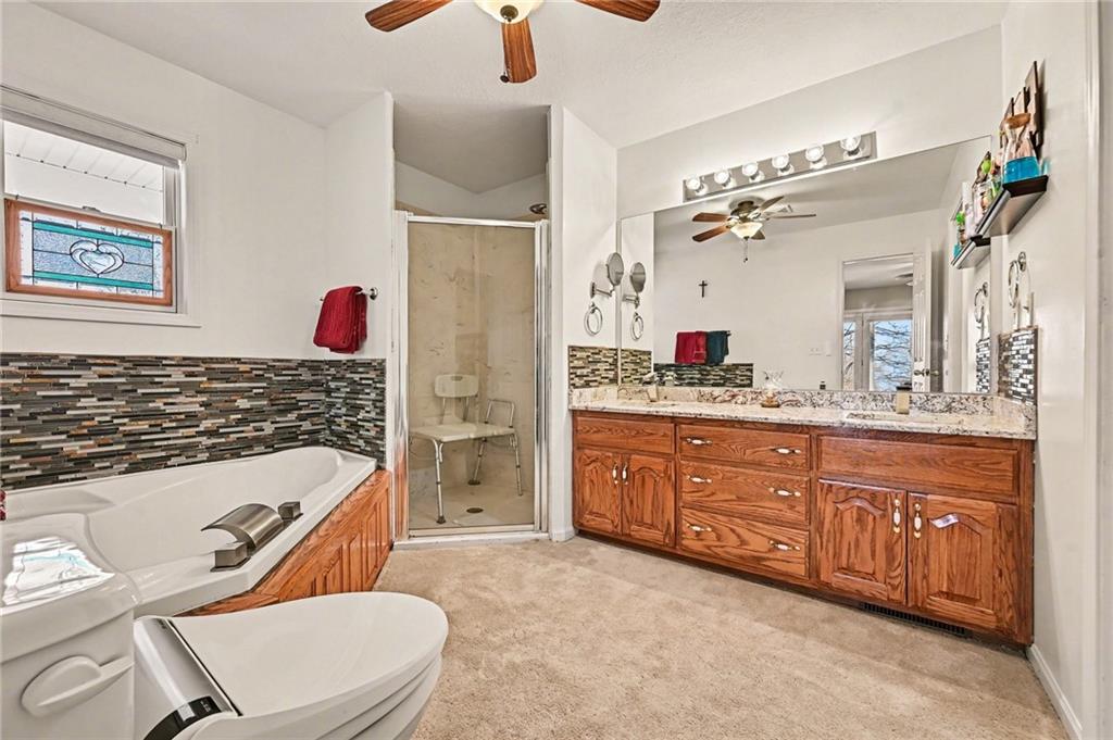 17251 Hollingsworth Road Basehor, KS 66007 - Photo 18 of 47