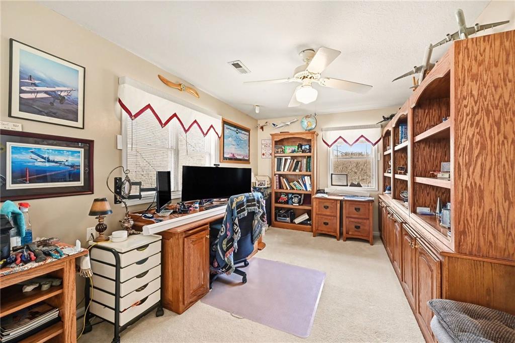 17251 Hollingsworth Road Basehor, KS 66007 - Photo 21 of 47