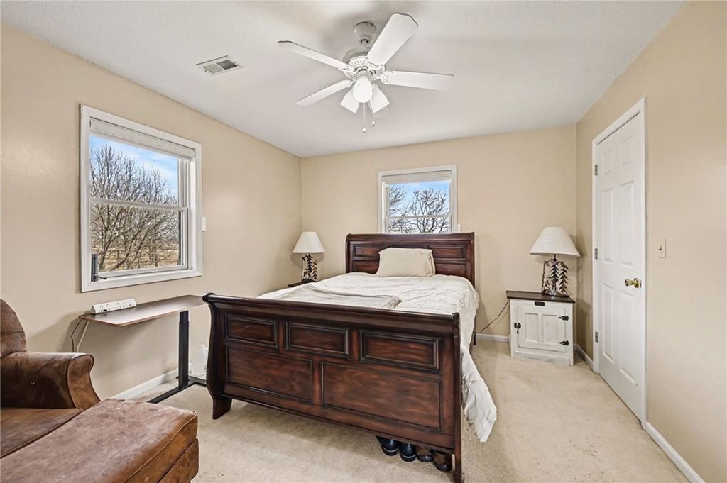 17251 Hollingsworth Road Basehor, KS 66007 - Photo 25 of 47