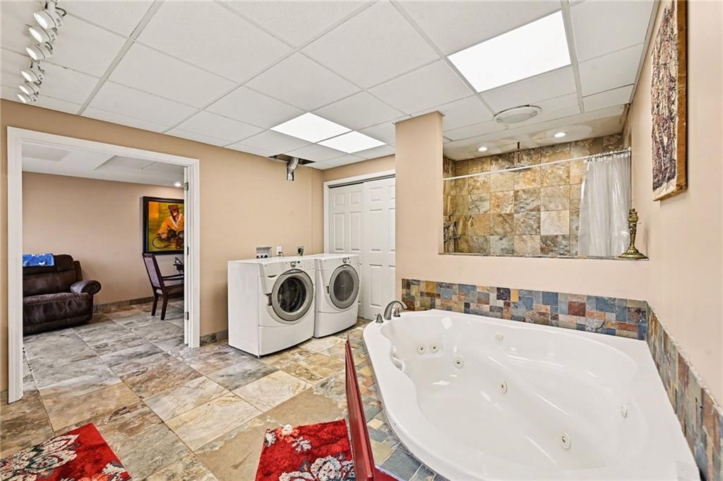 17251 Hollingsworth Road Basehor, KS 66007 - Photo 32 of 47