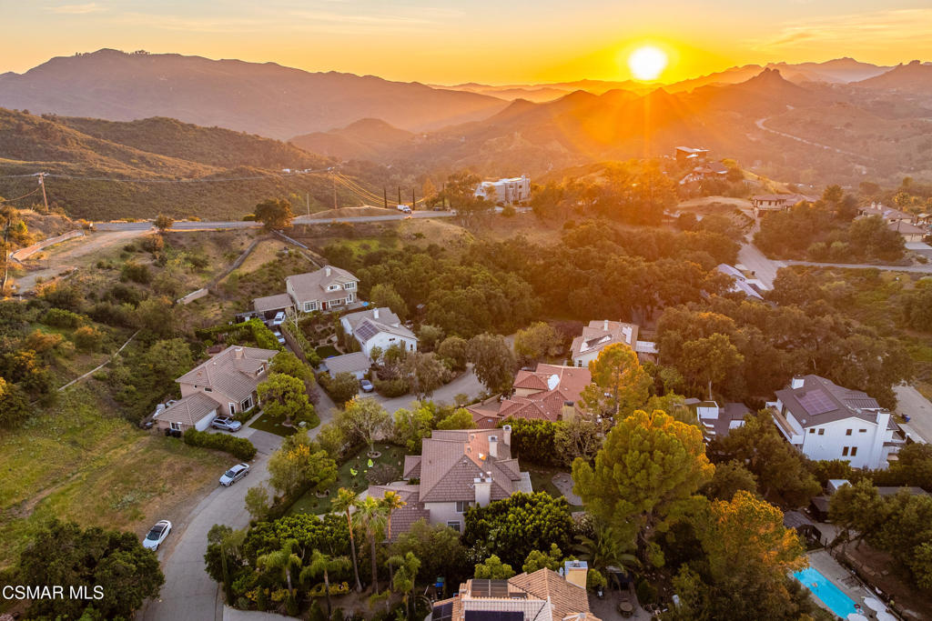 31415 Birdella Road Malibu, CA 90265 - Photo 4 of 36