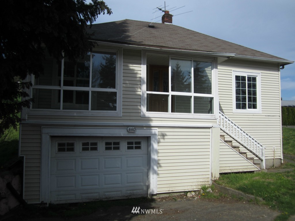 440 Southwest Sunset Boulevard Renton, WA 98057 - Photo 1 of 18