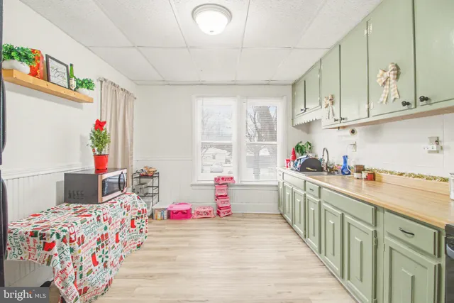 $350,000 | 118 South Railroad Street, Hummelstown, PA 17036