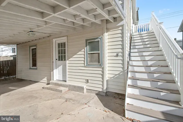 $350,000 | 118 South Railroad Street, Hummelstown, PA 17036